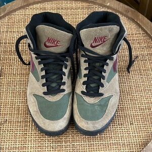 Vintage 90s Nike Hiking Boots (Suede) W 11